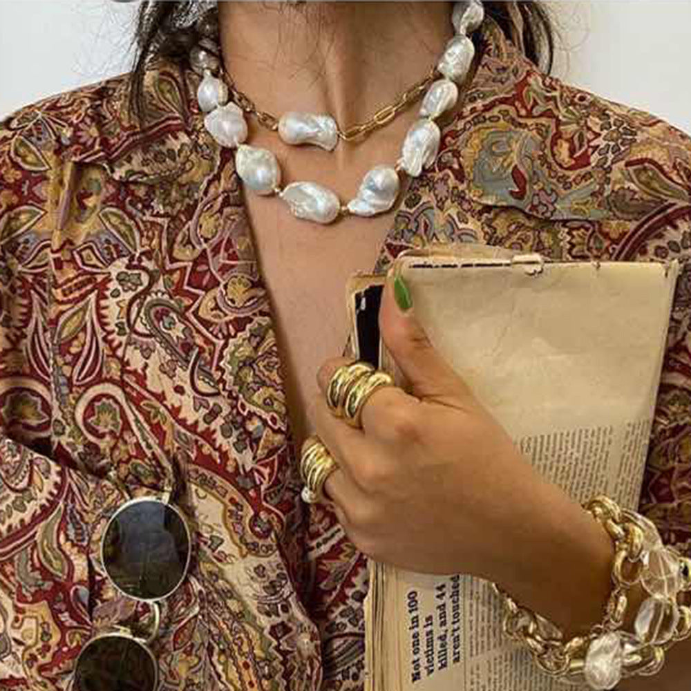 Holiday Style Irregular Pearl Necklace - Balochistan LLC  Product information： Style: Fashion OL Material: alloy + imitation pearl Type: Necklace Style: Women's Extension chain: 10cm or less Circumference: 21cm (inclusive)-50cm (inclusive) Color: golden Packing list: Ladies clavicle chain x1